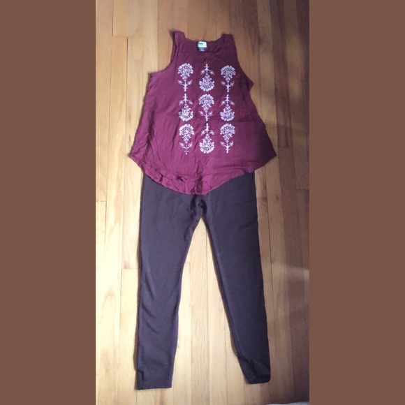 Loose-fitting Tank with FREE Leggings! - Picture 3 of 4